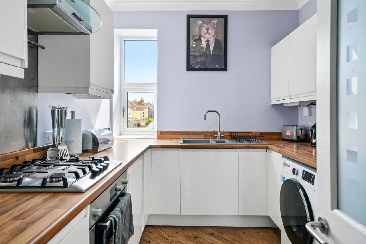 The Emerald Gem - Overlooking The Park Apartment Bristol Bagian luar foto