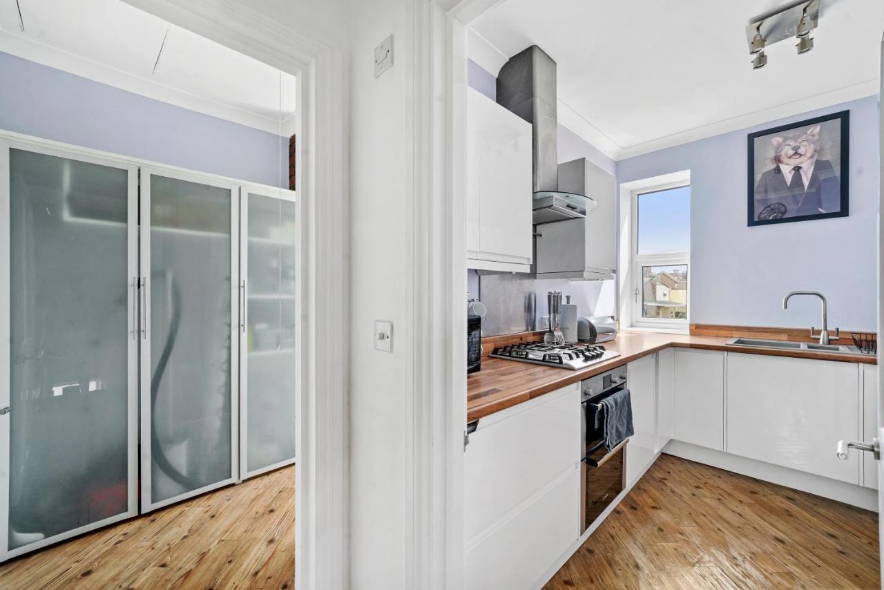 The Emerald Gem - Overlooking The Park Apartment Bristol Bagian luar foto